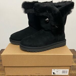 New UGG Classic Pin Fluff Black Boots